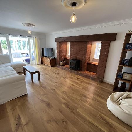 5 Bedroom 4 Bathroom Gym Playroom Country Home Royal Royal Leamington Spa Exterior foto