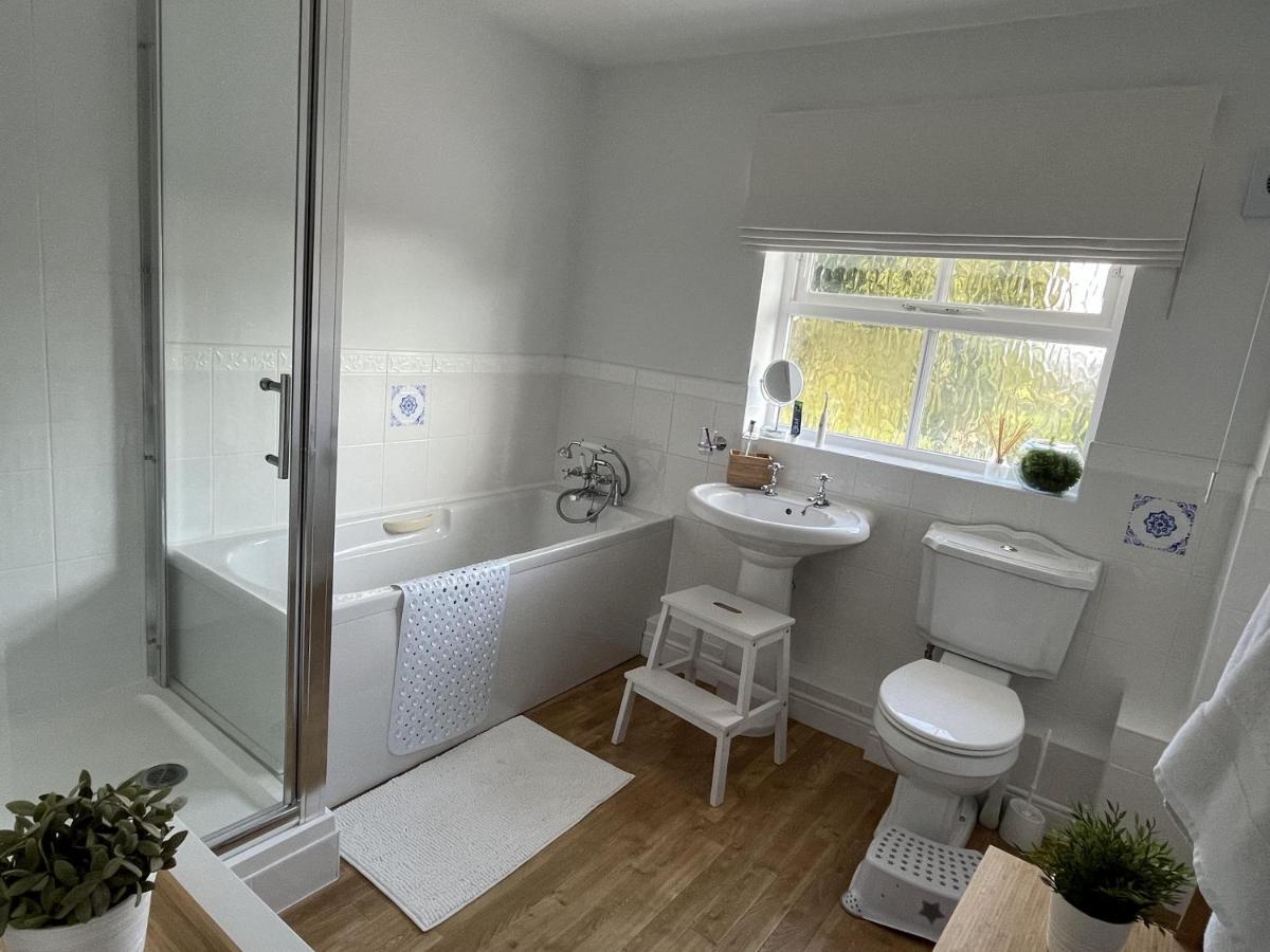 5 Bedroom 4 Bathroom Gym Playroom Country Home Royal Royal Leamington Spa Exterior foto